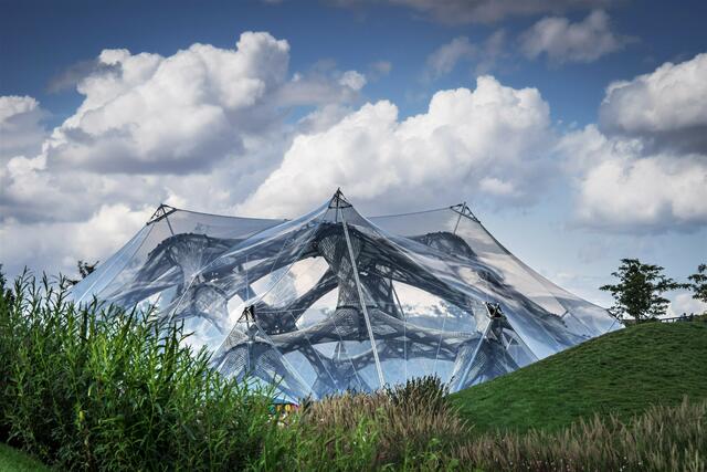 Wie ein Spinnennetz sieht der Bionik-Pavillon von dieser Perspektive aus, findet der Fotograf Gerhard Hölzel. Für andere Heimatreporter scheint da eher gerade ein Ufo gelandet zu sein. | Foto: Gerhard Hölzel