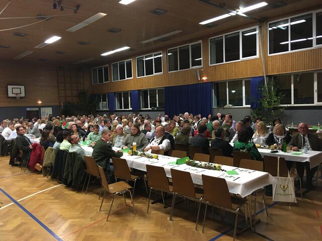 Die Turn-und Festhalle in Stein am Kocher war gute gefüllt.