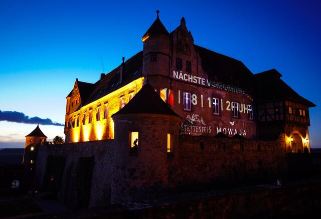 Romatischer Weihnachtsmarkt auf der Burg Stettenfels