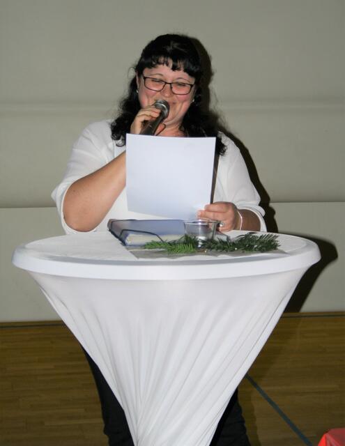 Frau Samek beglückt mit ihrer tollen Stimme