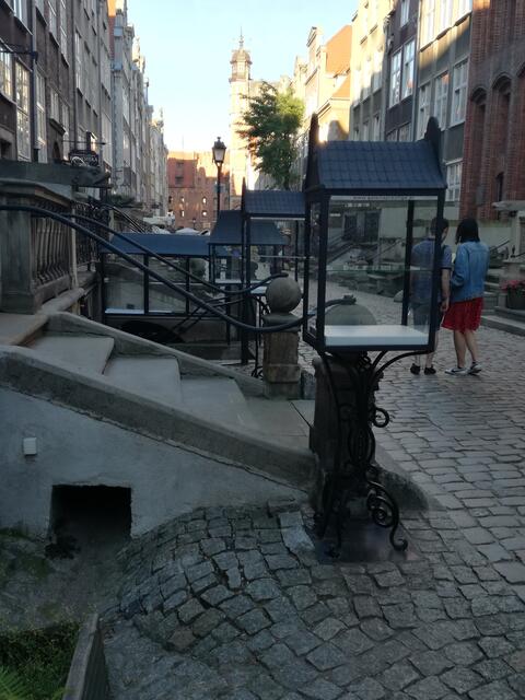 mit Schwung nach oben