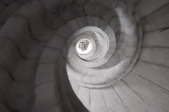 Das Treppenhaus im Bad Rappenauer Schloss mündet in einen Engel