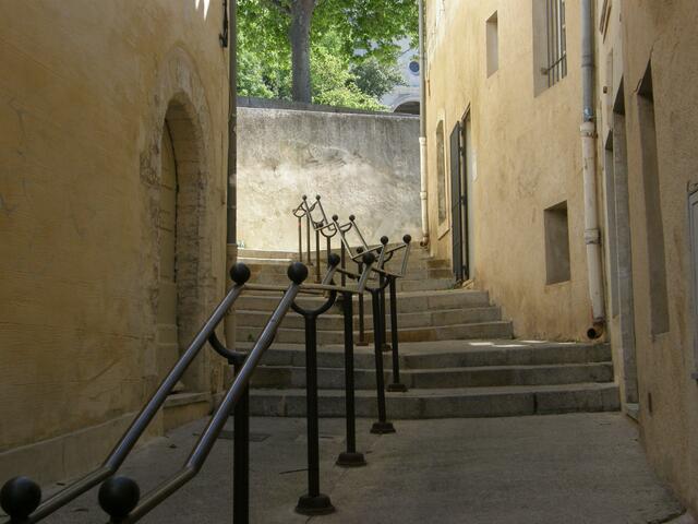Diesselbe Treppe in Avignon in einem anderen Blickwinkel