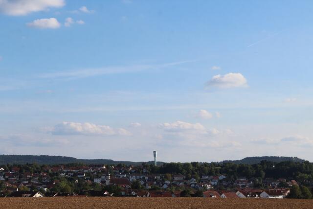 Oedheim - unter blauem Himmel