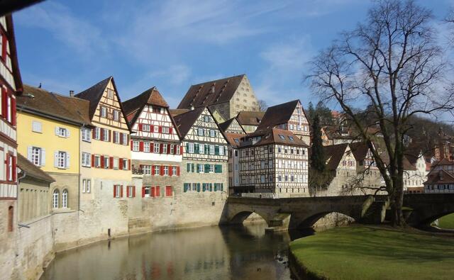 Fenster über Fenster - alles im Fluss - Schwäbisch Hall