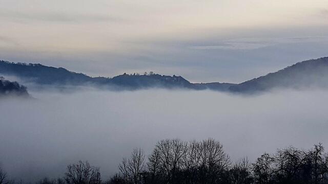 Dezember 2019: "Und aus den Wiesen steiget...Blick auf das vom Nebel verhüllte Kocherstetten, darüber 'schwebt' Schloss Stetten" von Heimatreporterin Angelika Di Girolamo | Foto: Angelika Di Girolamo