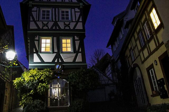 Beleuchtete Fenster in Bad Wimpfen