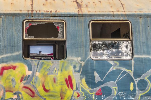 Waggonfenster auf dem alten Gelände des Eisenbahnmuseums