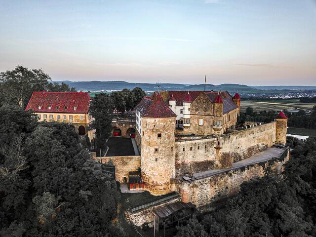 Weitsicht am Abend - Burg Stettenfels