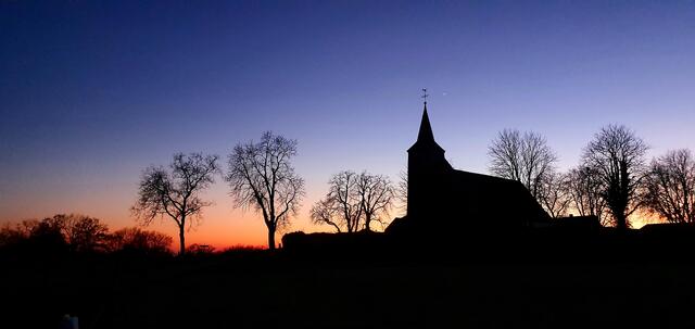 Michaelskapelle beim Sonnenuntergang.