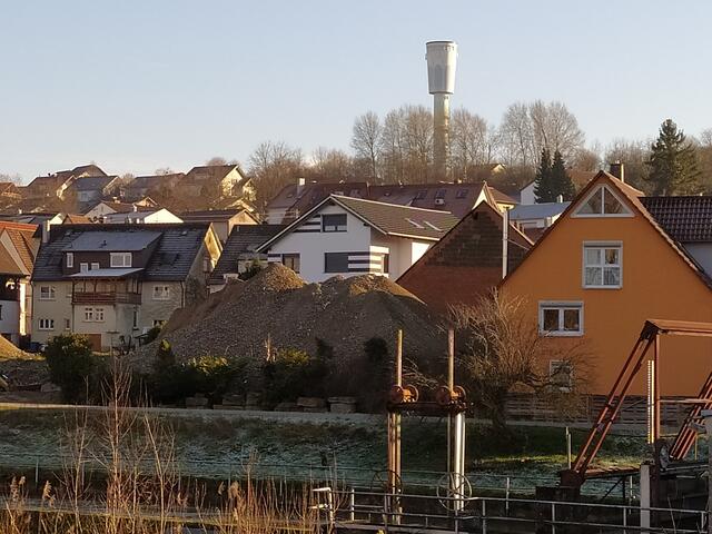 Wasserturm Oedheim vom Kocher aus gesehen