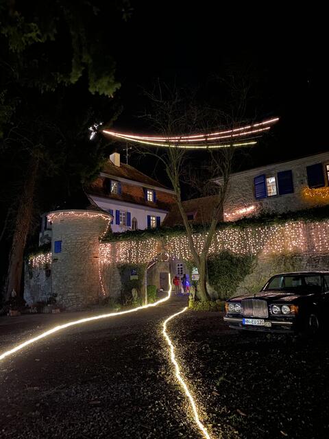 Oedheim, Schloss mit Weihnachtsbeleuchtung