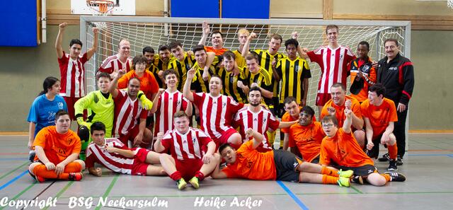 Alle 32 Fußballer der BSG