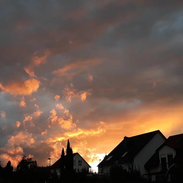 Abendfeuer über Donnbronn