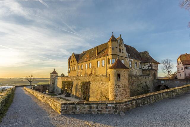 Burg Stettenfels im letzten Abendlicht