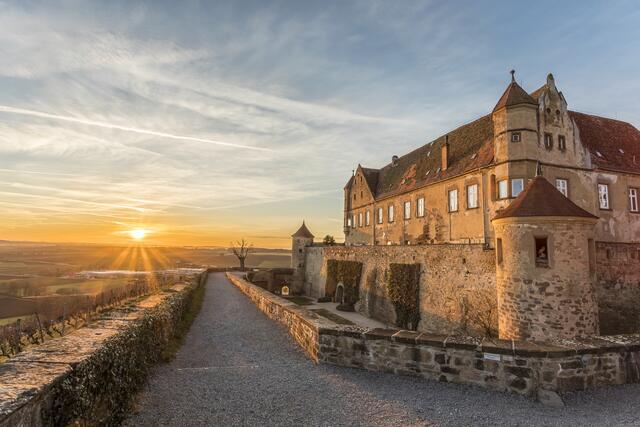 Burg Stettenfels am Abend