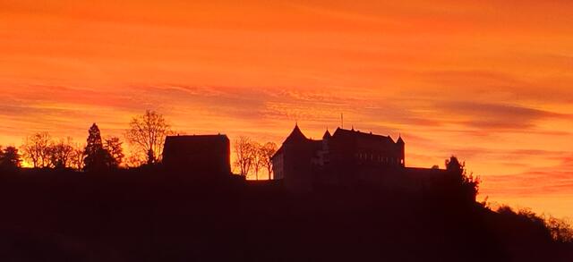 Stettenfels in rot