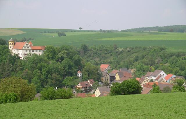 Dörzbach, Blick auf Laibach mit Schloss
