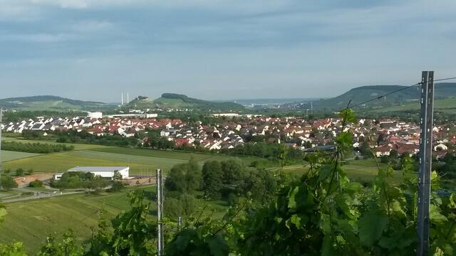 Blick auf Ellhofen mit neuem Feuerwehrhaus