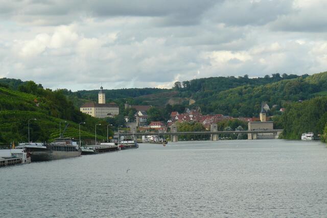 Mit dem Schiff auf dem Neckar nach Gundelsheim