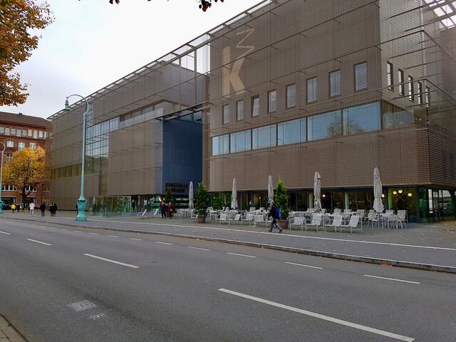 Die Kunsthalle Mannheim ist derzeit der wichtigste Neubau eines Kunstmuseums in Deutschland und wurde 2012 vom SAP-Mitbegründer Hans-Werner Hector mit einer bedingungslosen 50-Millionen-Euro-Spende initiiert.