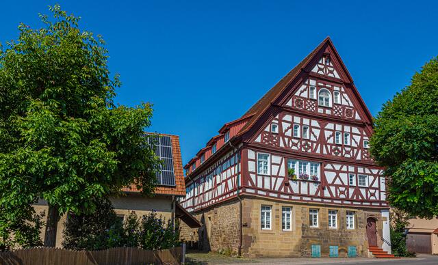 Frauenzimmern - Storchennest (Enzberger Hof) von 1595