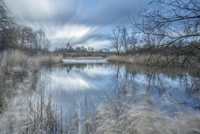 Malerischer Böckinger Wasserturm am Ziegeleisee