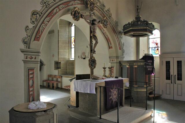 Altar der Kirche in Langenbrettach