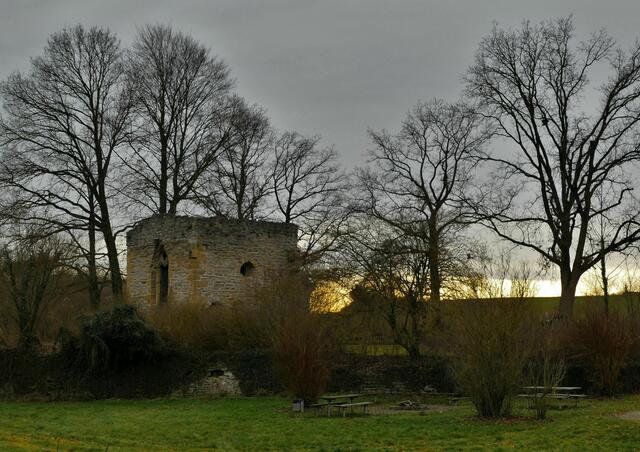 Ruine der Helmbundkirche