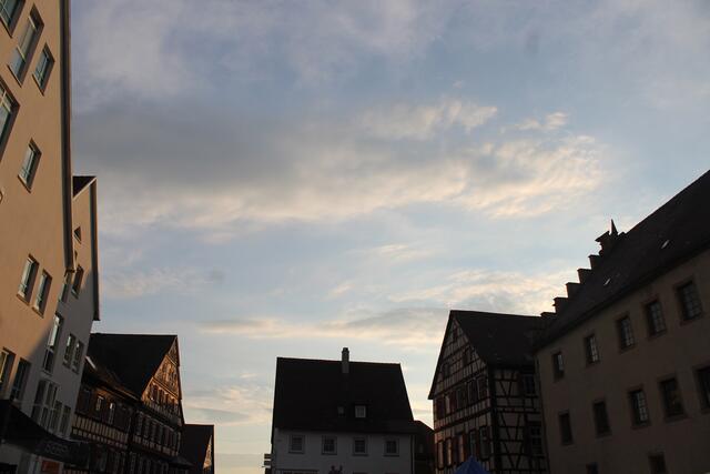 Marktplatz Neuenstadt in Abendstimmung
