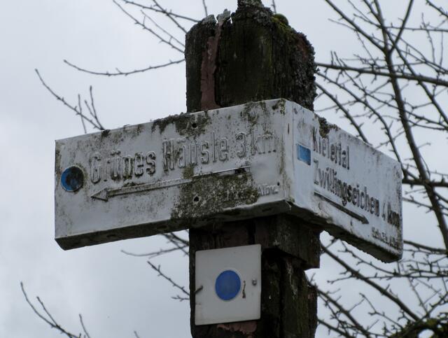 Ganz selten sieht man noch die schönen, alten Schilder vom Schwäbischen Albverein.