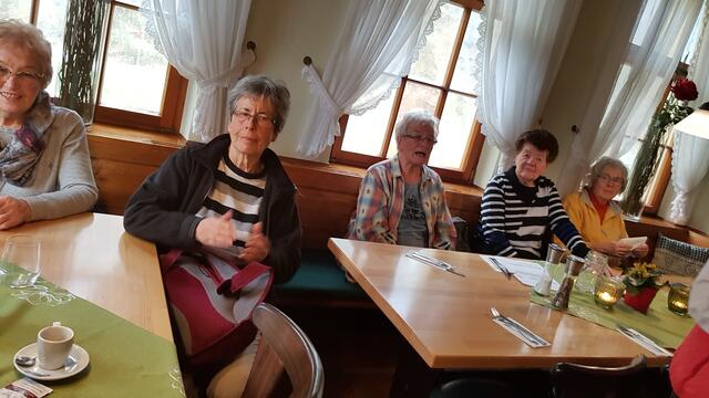 Laudatio an die Wanderführerin Helga seipelt