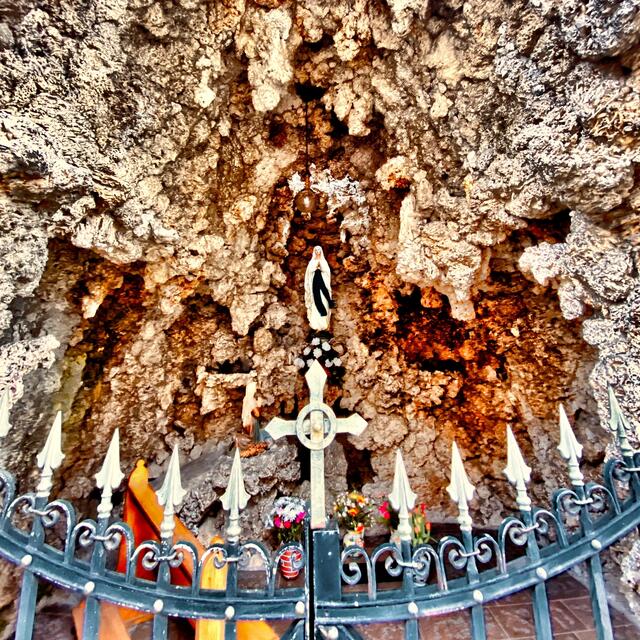 Die Lourdes Grotte