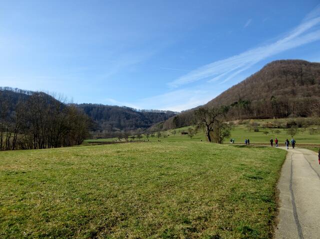 Selbstverständlich nutzten viele den ersten sonnigen Sonntag im März um die Pflanzen zu sehen.