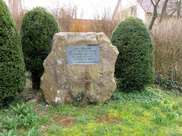 Völlig überrascht waren die Wanderer über diesen Gedenkstein, von dem Unglück hatten sie bisher noch nie gehört