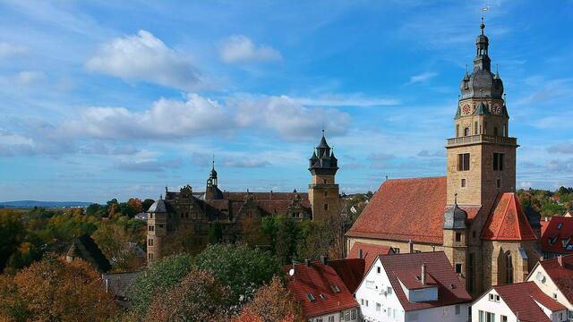 Neuensteiner Stadtkirche und Schloss Neuenstein