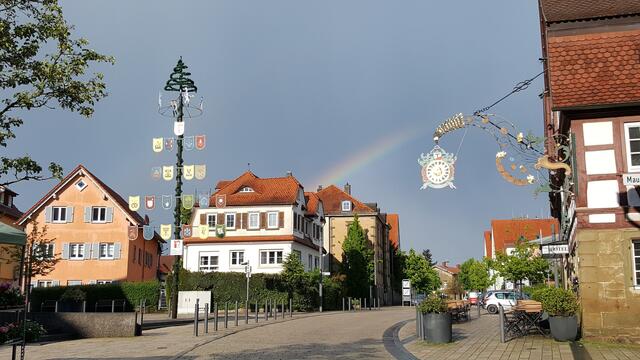 Neuenstein Vorstadtplatz mit "Goldener Sonne"