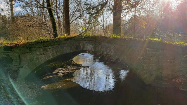 Die Römerbrücke über die Epbach bei der Bernhardsmühle