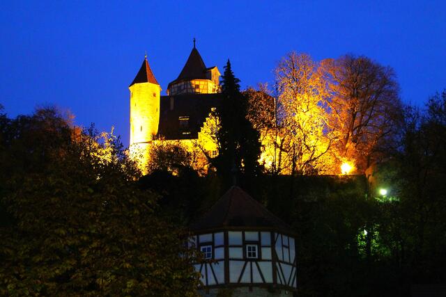 Hexenturm und Götzenburg Möckmühl bei Nacht