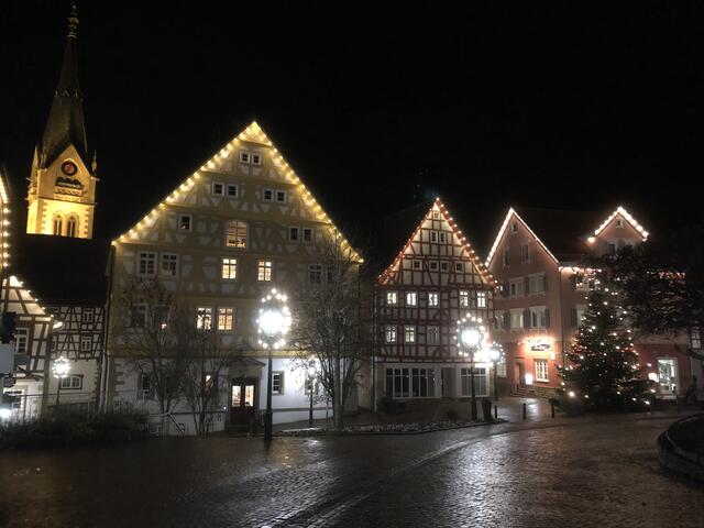 Weihnachtliche Stimmung am Oberen Marktplatz