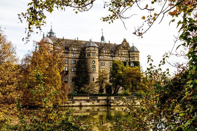 Schloss Neuenstein im Herbst