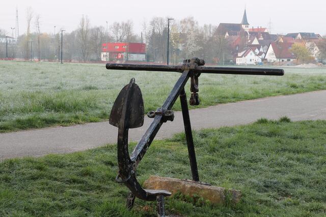 Untereisesheim "verankert" am Wasser