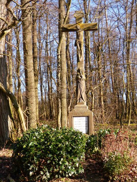 Auf Offenauer Gemarkung stehen viele Wegkreuze - das ist eines davon