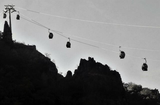 Hell und dunkel, schwarz und weiß