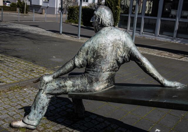 Alt und Jung an der Kelterstrasse