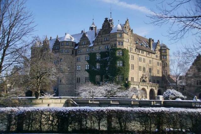 Das Neuensteiner Schloss im Winter.