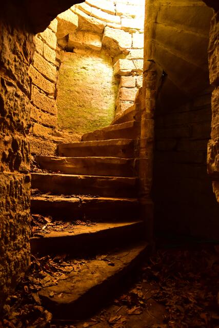 Der Weg zum Licht (Burg Ravensburg Sulzfeld)