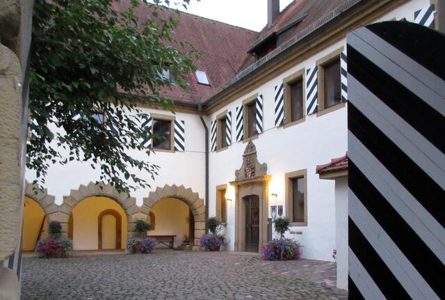 Kirchhausen Schloss im Morgengrauen