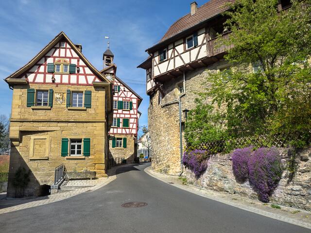 Historisches Backhaus mit Turmuhr