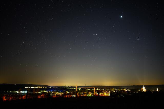 Lauffen bei Nacht mit Sternbild Orion und Venus